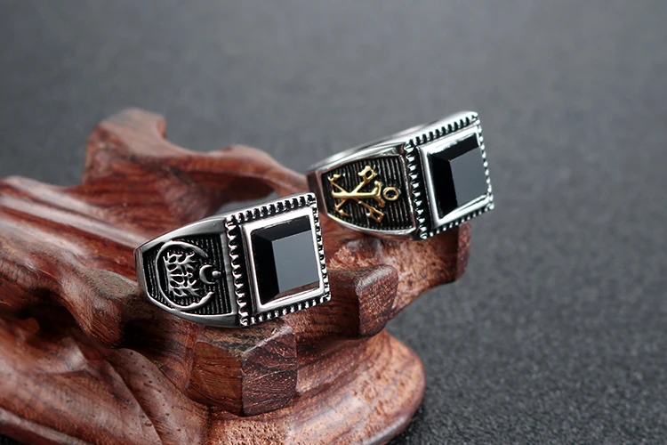 Дунгуань Фабрика золото и серебро двухцветный якорь из нержавеющей стали мужское кольцо байкер с черным кубическим цирконием