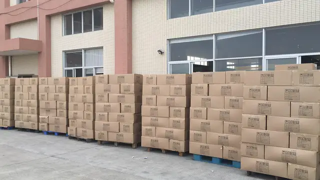  Сделано в Китае Oem черные пластиковые четвертные кранцы запасные части для тяжелого