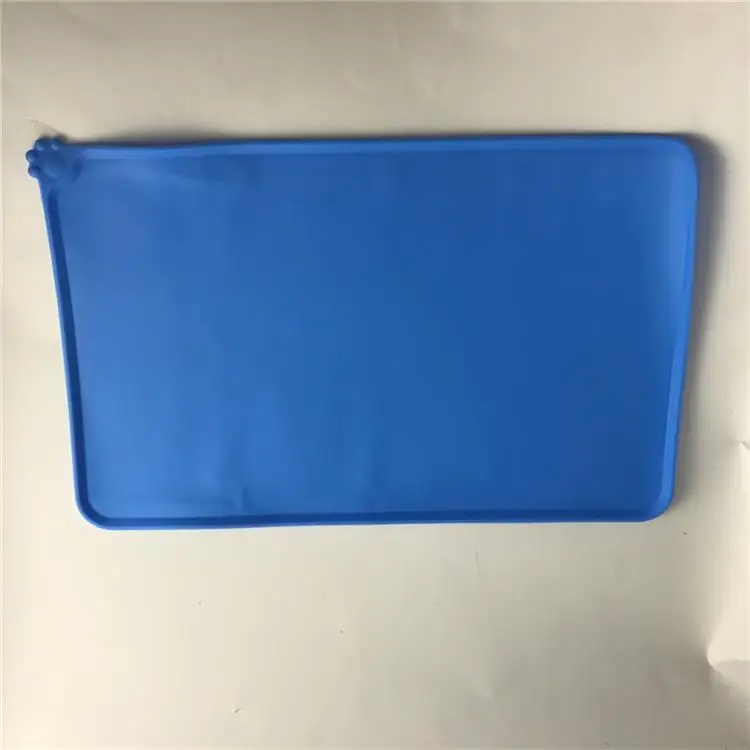18.5 x 11.8 inch Silicone Pet Bowl Mat Non-stick Feeding Mat  Approved Waterproof Pet Food Mat for cats and dogs