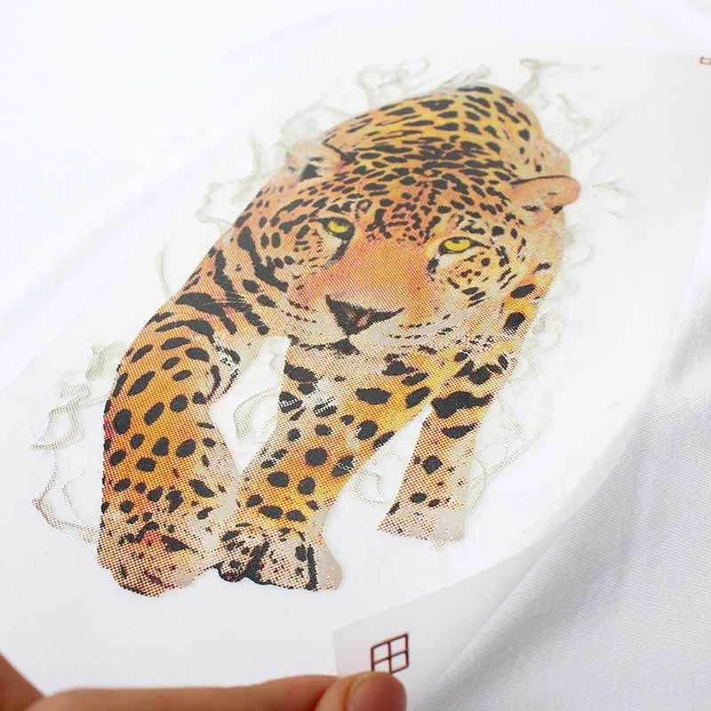 Новый дизайн пользовательский Discolorable Tiger Logo Plastisol термопечать печать на одежде этикетка для футболок