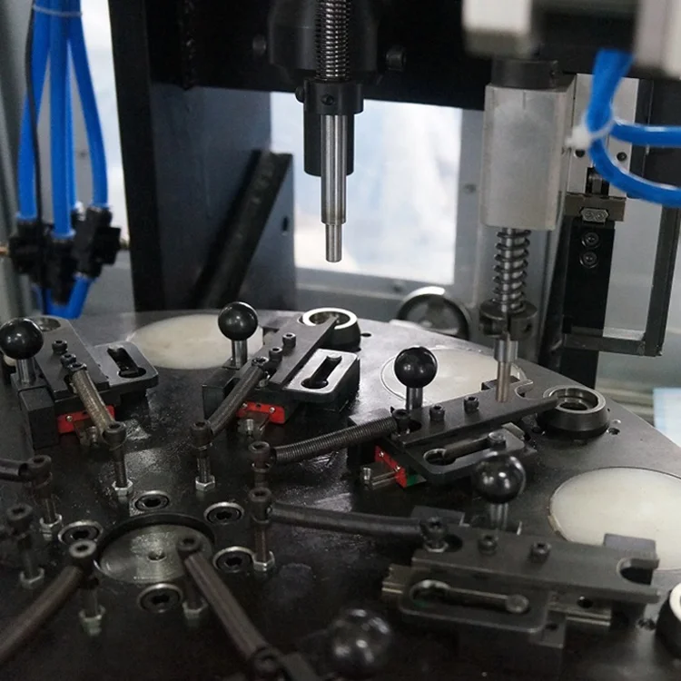 Автоматическая заклепочная машина для автозапчастей с сенсорным экраном