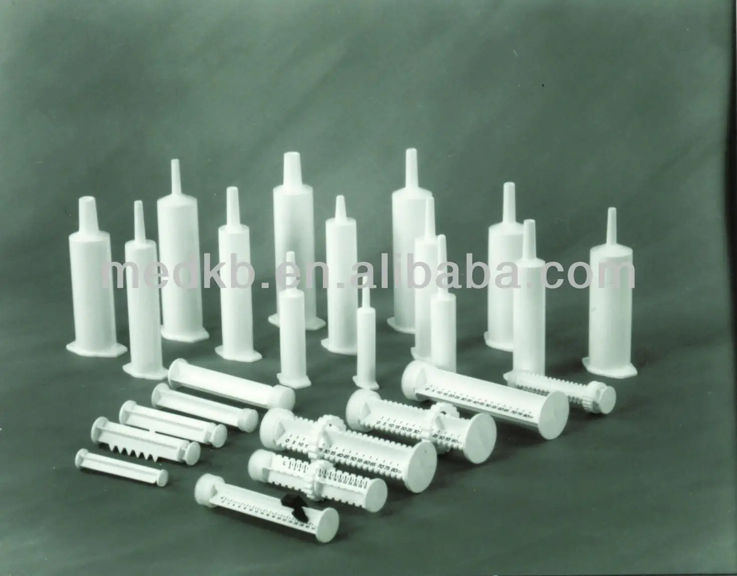 Шприц с длинным носом и наконечником, 32 куб. См