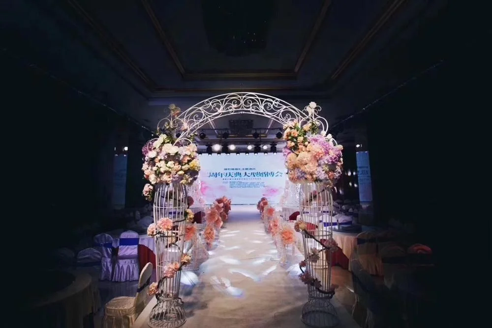 
European wrought iron arch Wedding props wedding arched door outdoor decoration decorative flower door shelf 