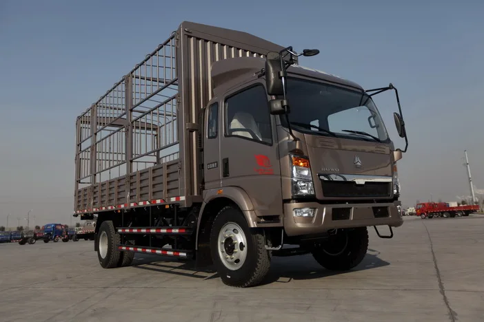 
SINOTRUK new product Small Stake Cargo Truck for low price 