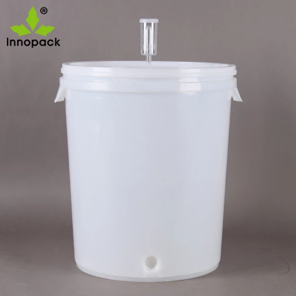 plastic 30L brewing fermentation bucket with tap and airlock