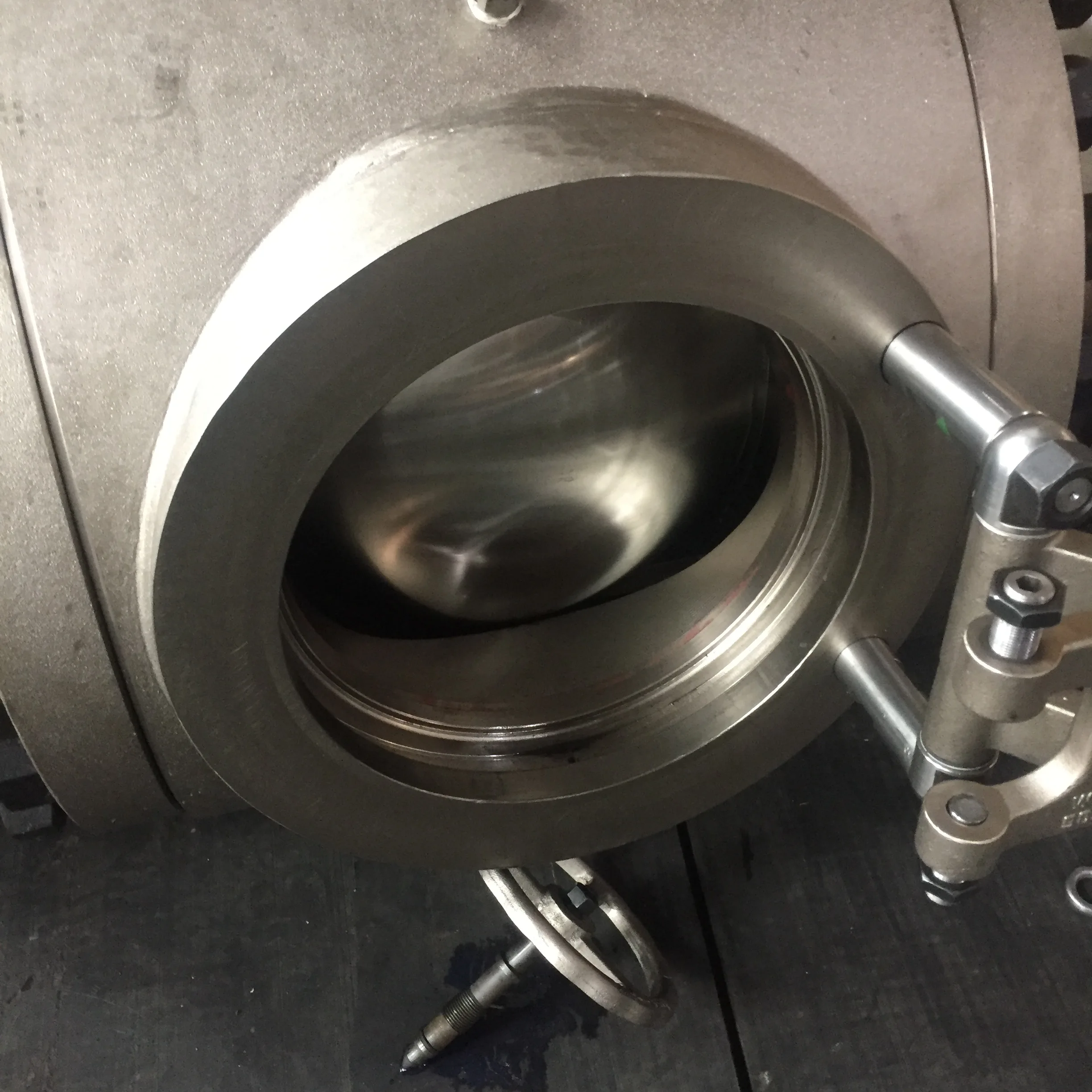 Forged trunnion mounted  worm gear pig able ball valves
