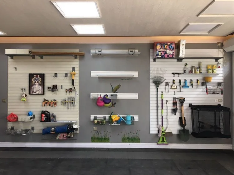 Hot sale display tool organizerwall mounted pvc slatwall panel  for garage storage