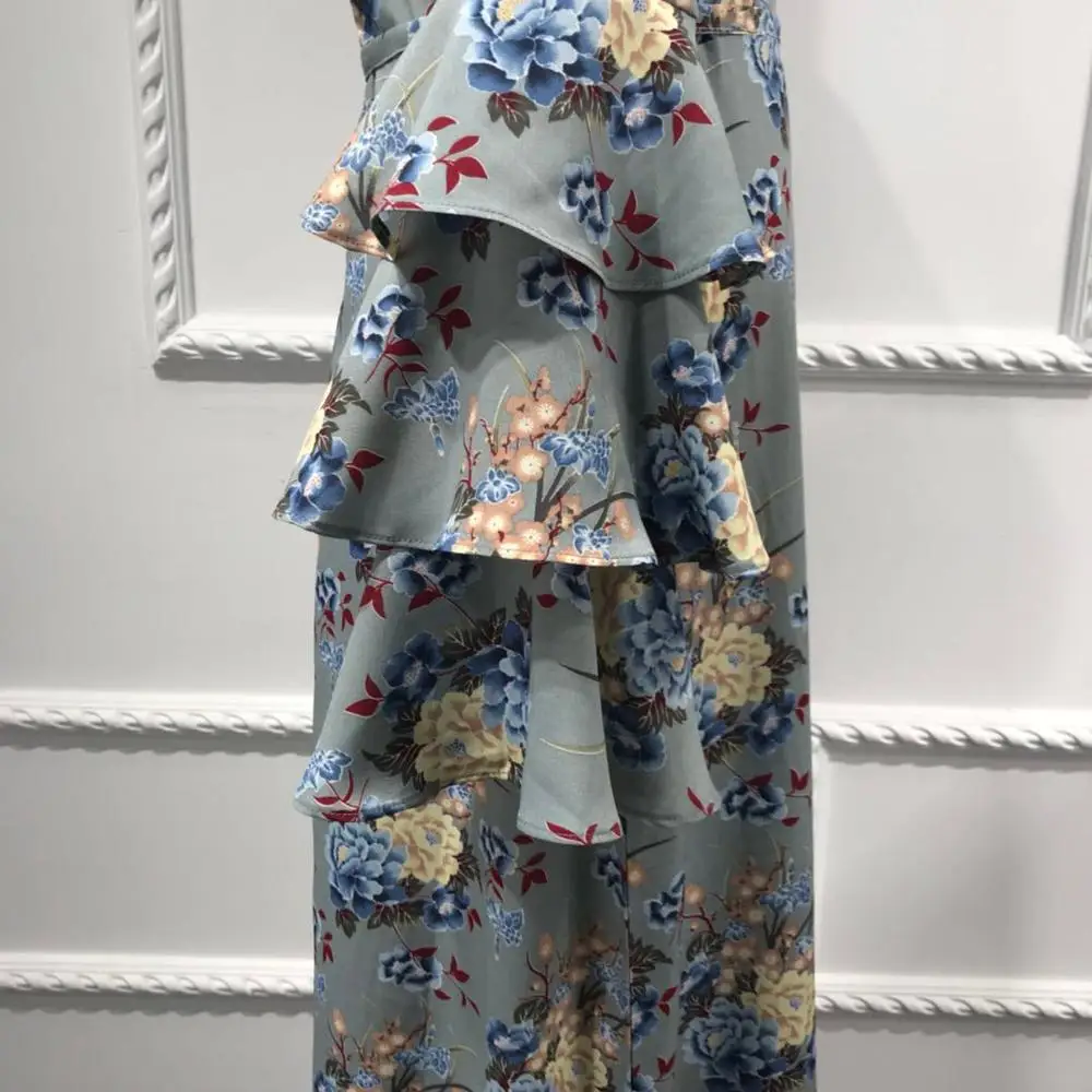 
In Stock Printing Muslim Dresses Long Sleeves with Pagoda Sleeve 