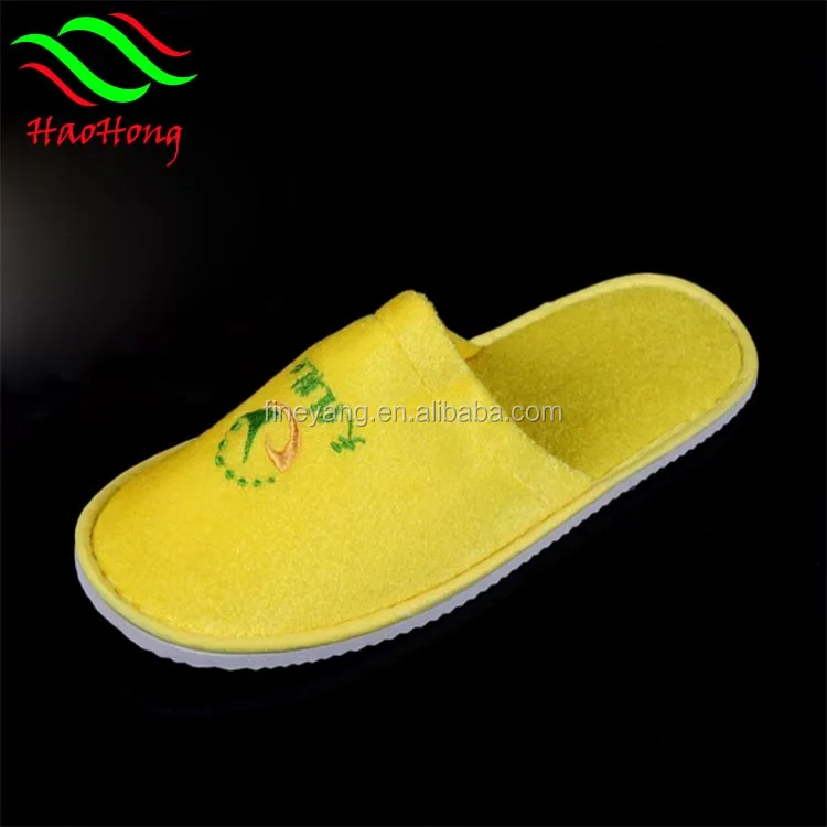 Low-Priced Wholesale Embroidered Slippers New Models for Men for Hotel Amenities