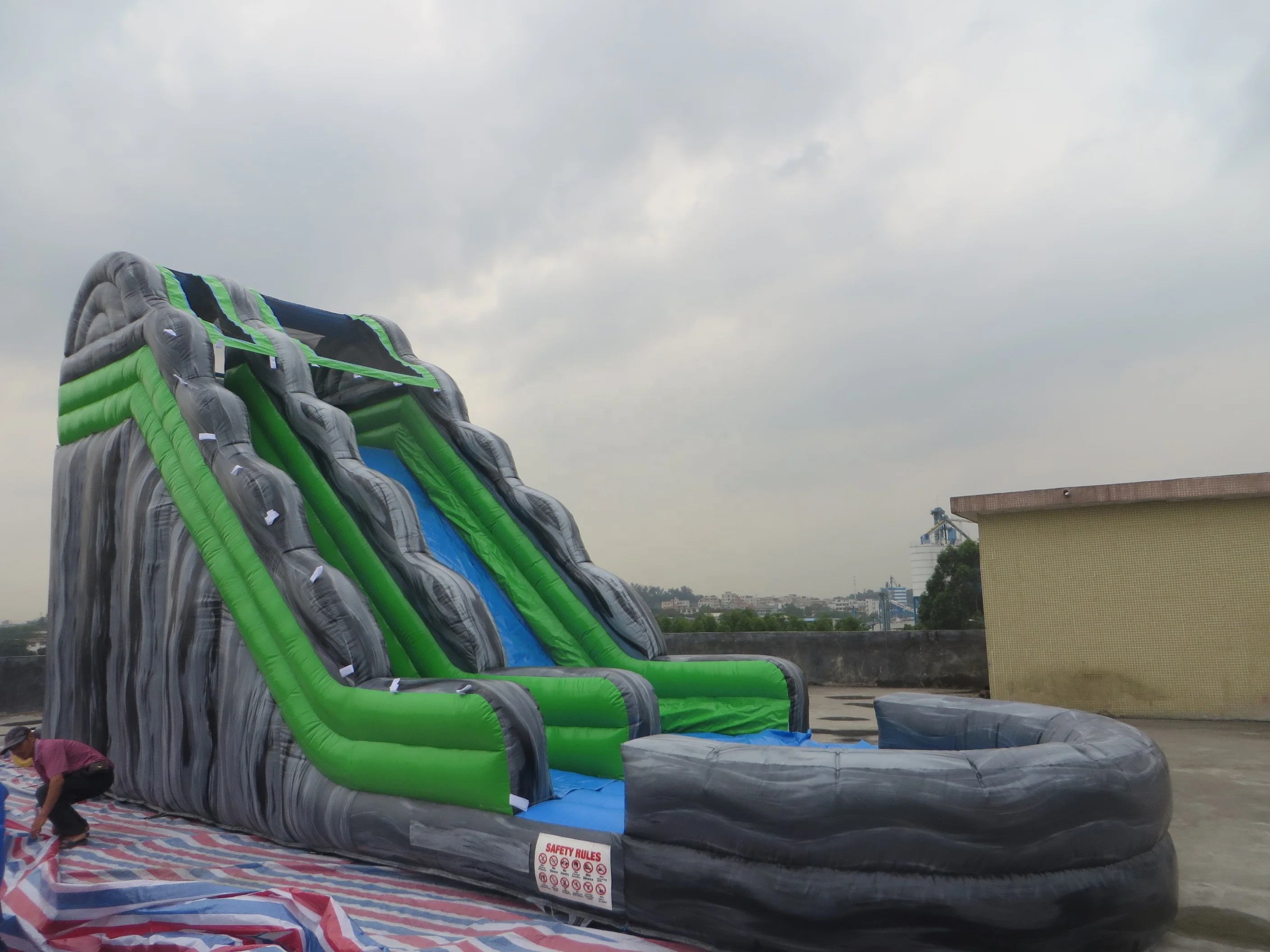 Fashion Design Inflatable Four Water Slide Large Inflatable Water Slide With Pool In China