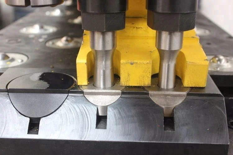  Улучшенная штамповочная сверлильная и маркировочная машина TPPRD103 с ЧПУ для стальных пластин