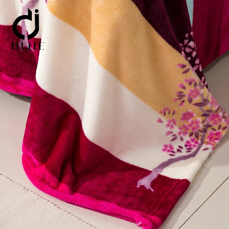 Great quality supermarket thick polyester blanket flannel for adult