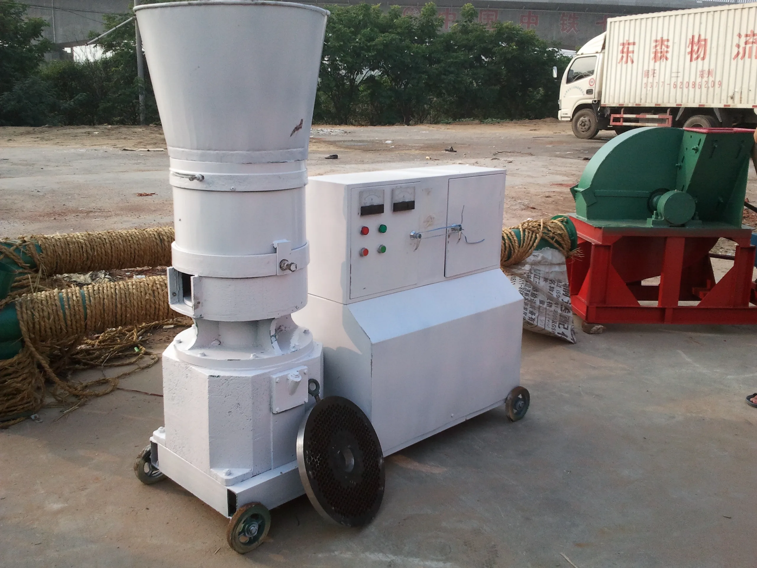 Машина для производства древесных гранул биомасса машина для производства древесных гранул