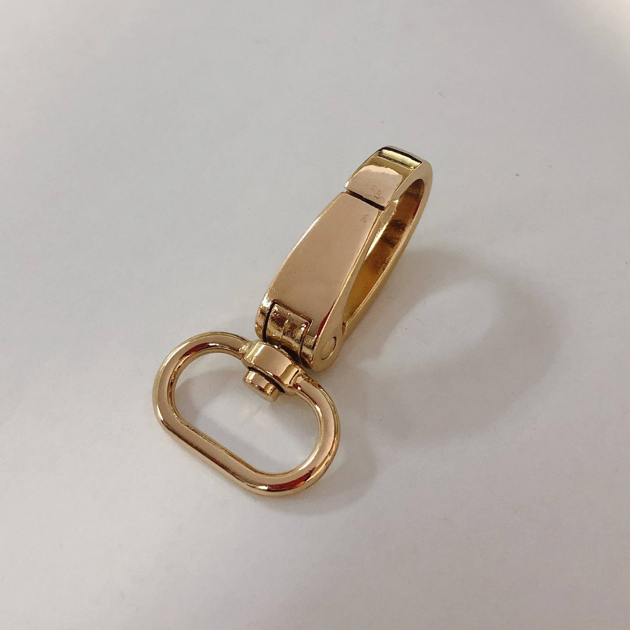 
YK 1152 China new design high quality light gold zinc alloy metal nickel free swivel snap bog hooks g hook buckle for bags 