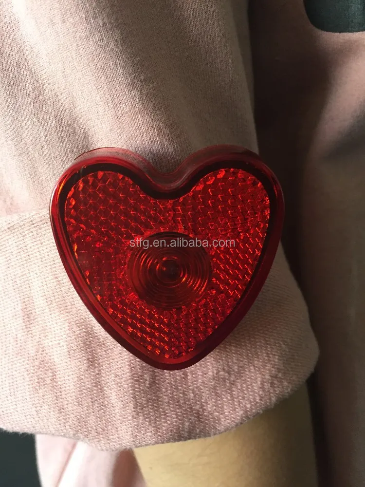 Красное в форме сердца контактный пластиковые отражатель