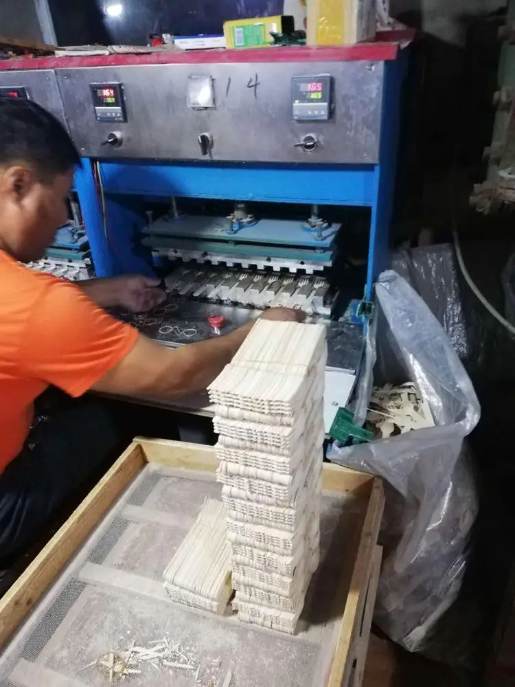 
Wood spoon forming machine/wood fork forming machine/wooden cutlery making machine 