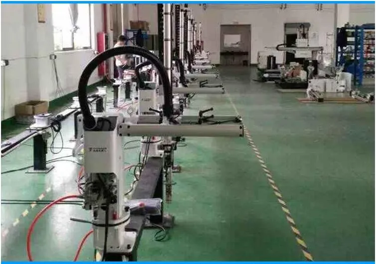 Robotic Arm for Injection Moulding Machine