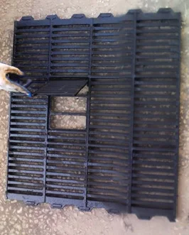 Cast iron floor plate for farrowing crate for sale pig floor