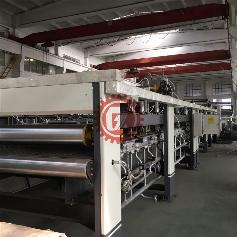 Машина для производства картонных коробок с двойным излучением