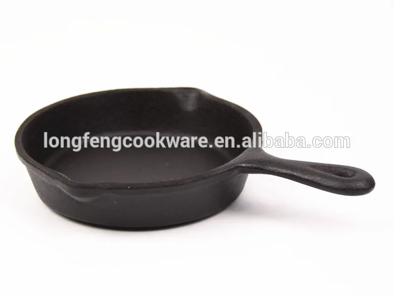 Чугунная сковорода с деревянным основанием по заводской цене