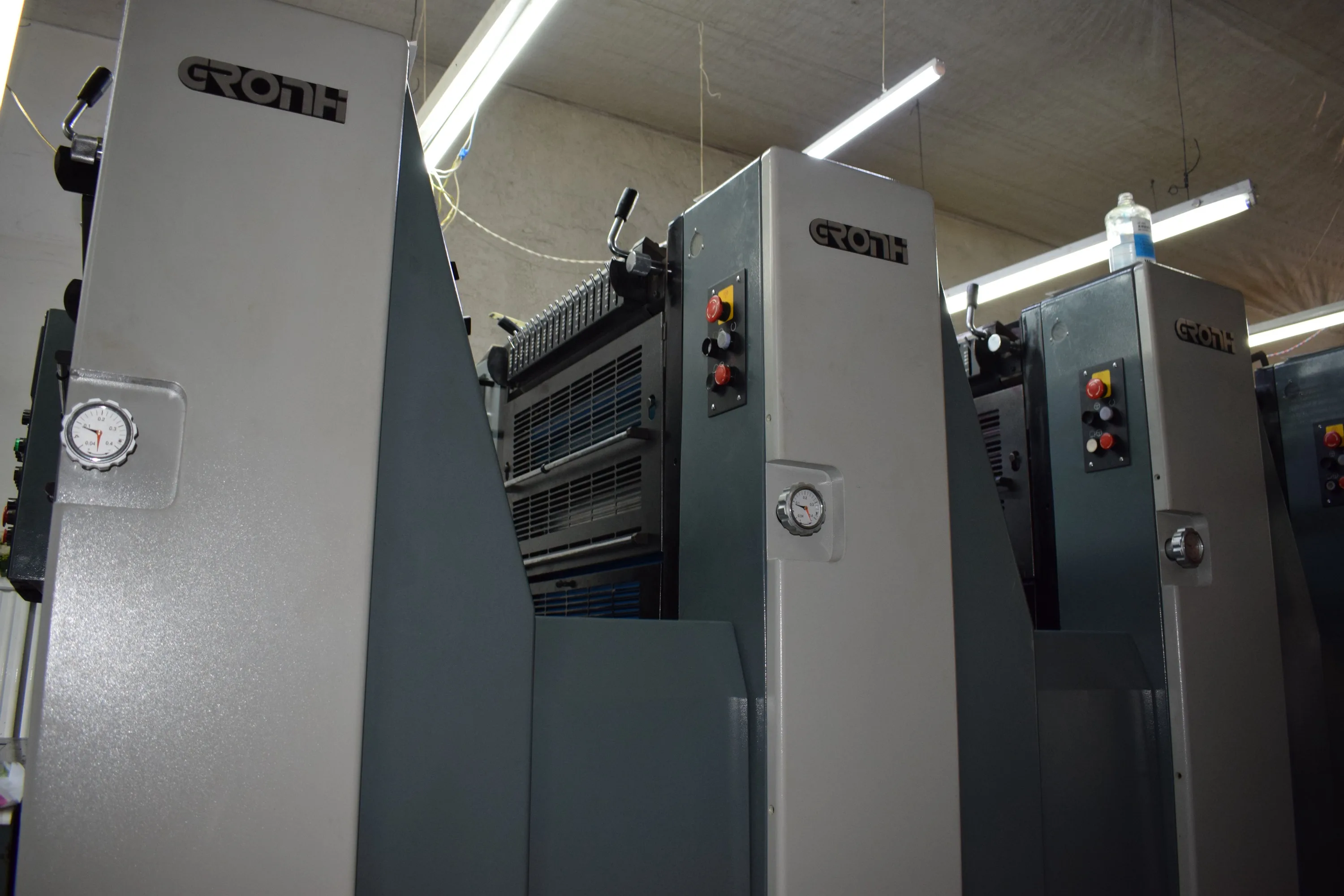 Б/у komori lithrone 4 Цвет офсетной