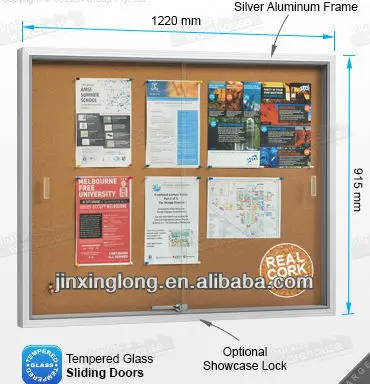 Пробковая доска с раздвижными стеклянными дверями