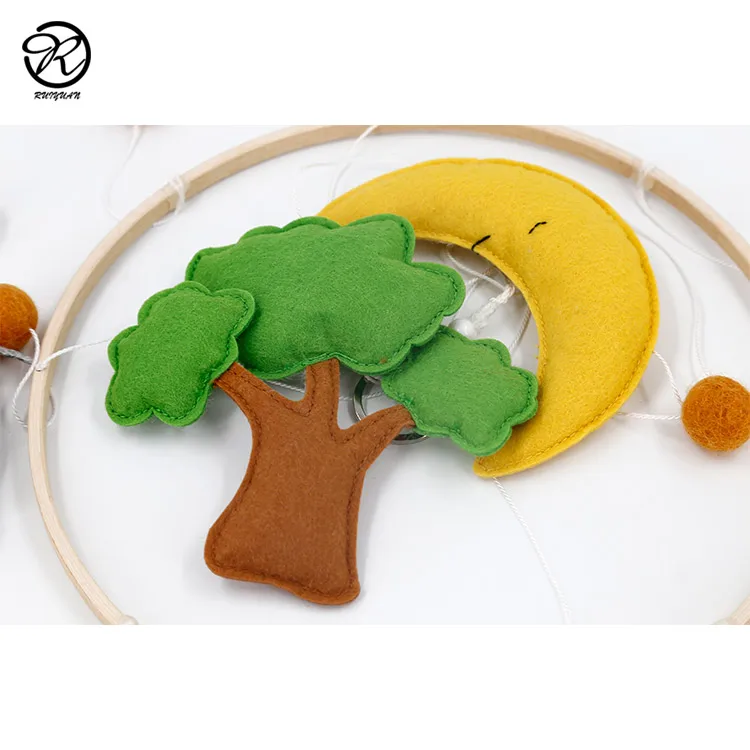 2021 new design felt baby mobile felt crib mobile decoration baby toy