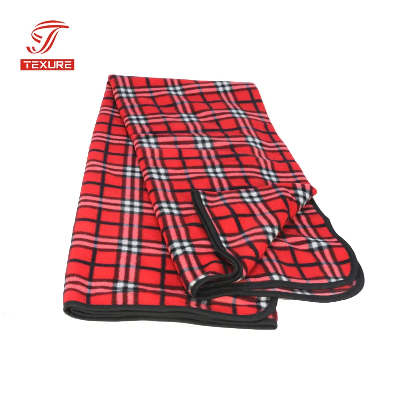 100% Polyester Custom Logo Soft Warm Red Plaid Fleece Blanket Roll Up With Pouch 130x150cm