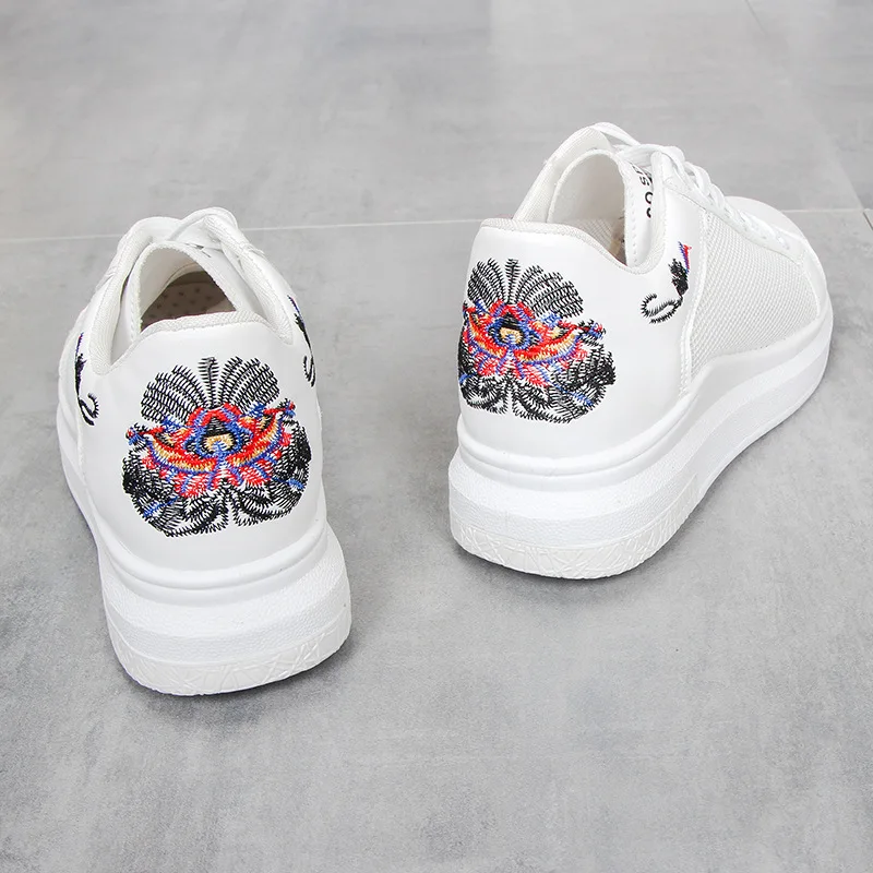 Wholesale Women Platform Breathable Board Shoes Embroidered Sneakers