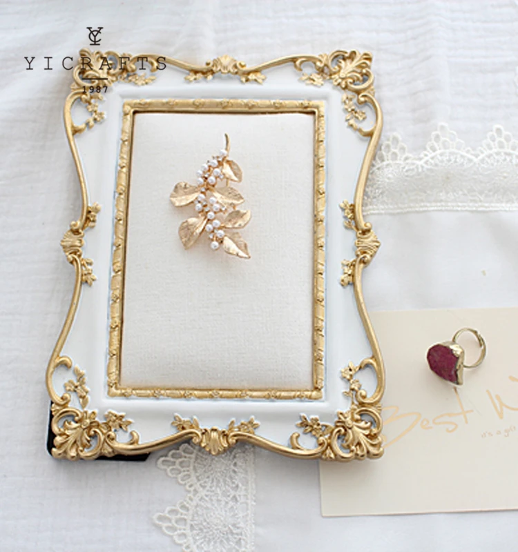 Креативная мягкая фоторамка в европейском стиле с золотыми серьгами