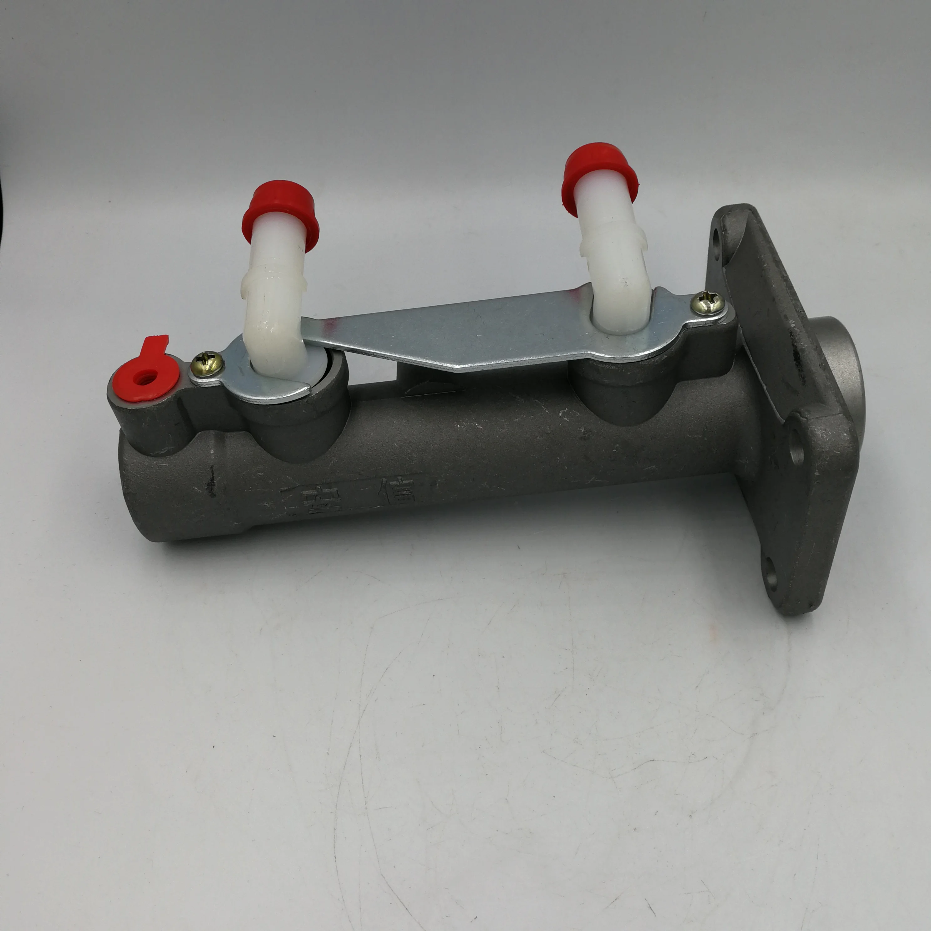 Manufacturers produce brake master cylinders and brake pumps or brake master cylinders suitable for YUNJIN