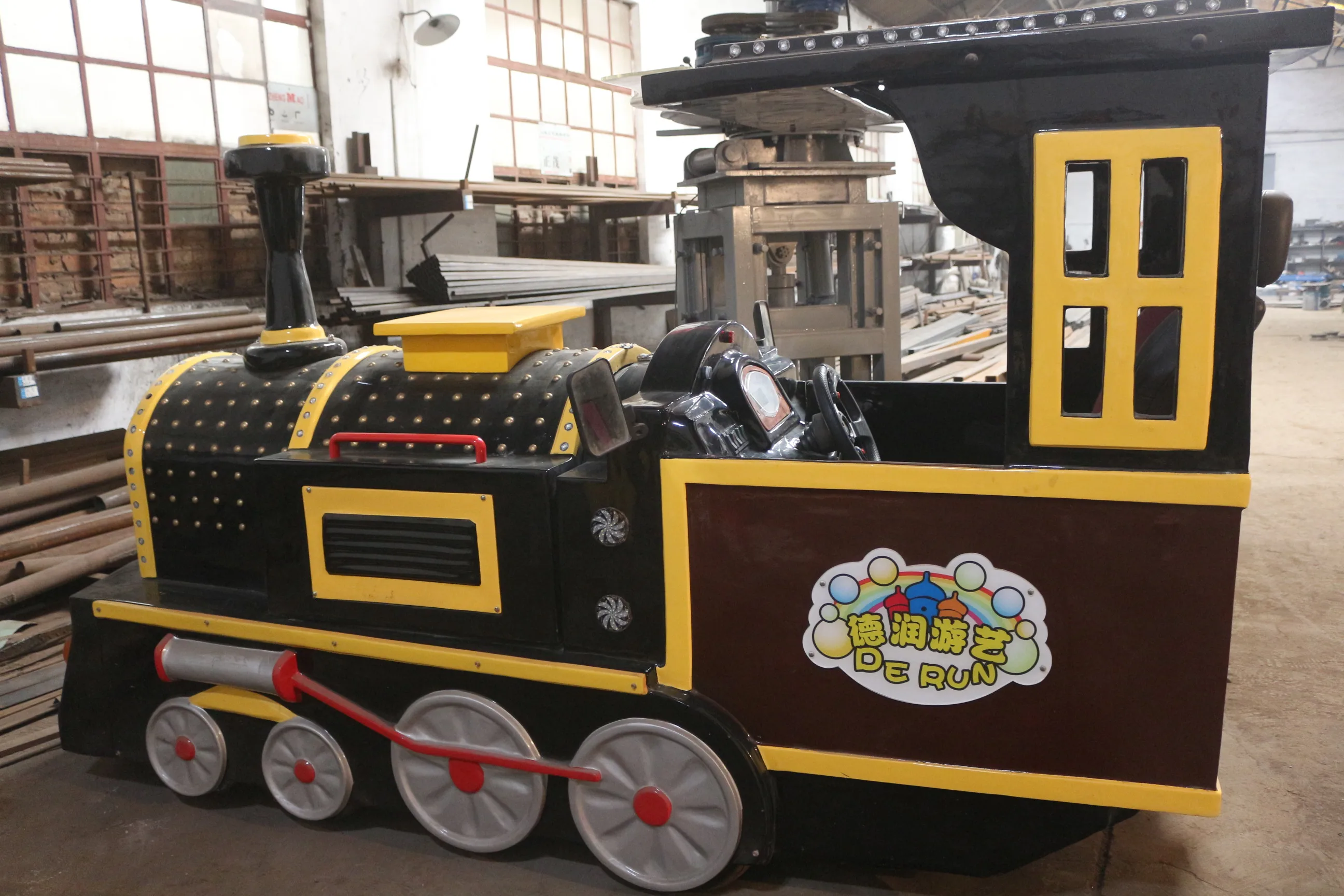 
Newest Kids Outdoor Amusement Park Playground Equipment Trackless Train for Sale 