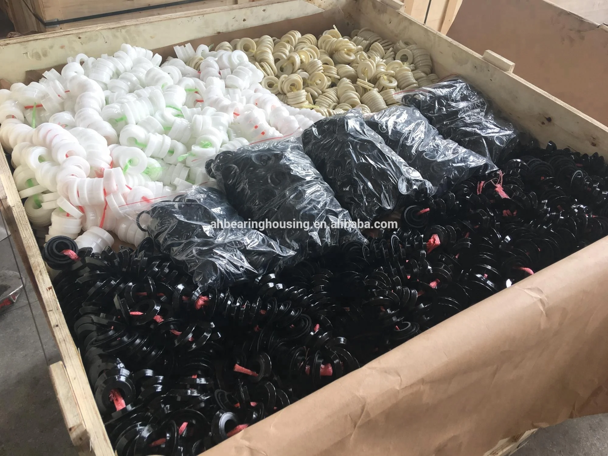 idler roller SPCC sealing shaft Nylon seal for roller bearing 6203