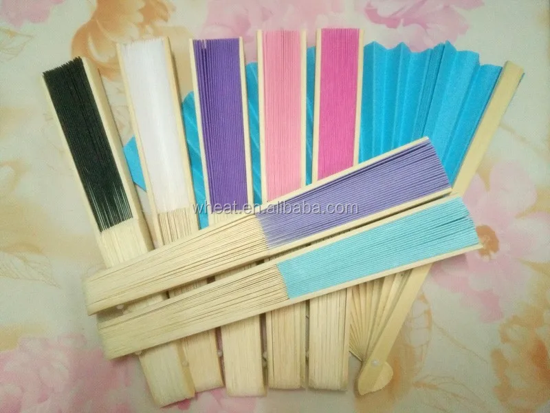 China Factory Many Colors Luxurious Wedding Gift Bamboo Hand Fan Customize Logo Mix Colors Silk Fan Wedding Favors