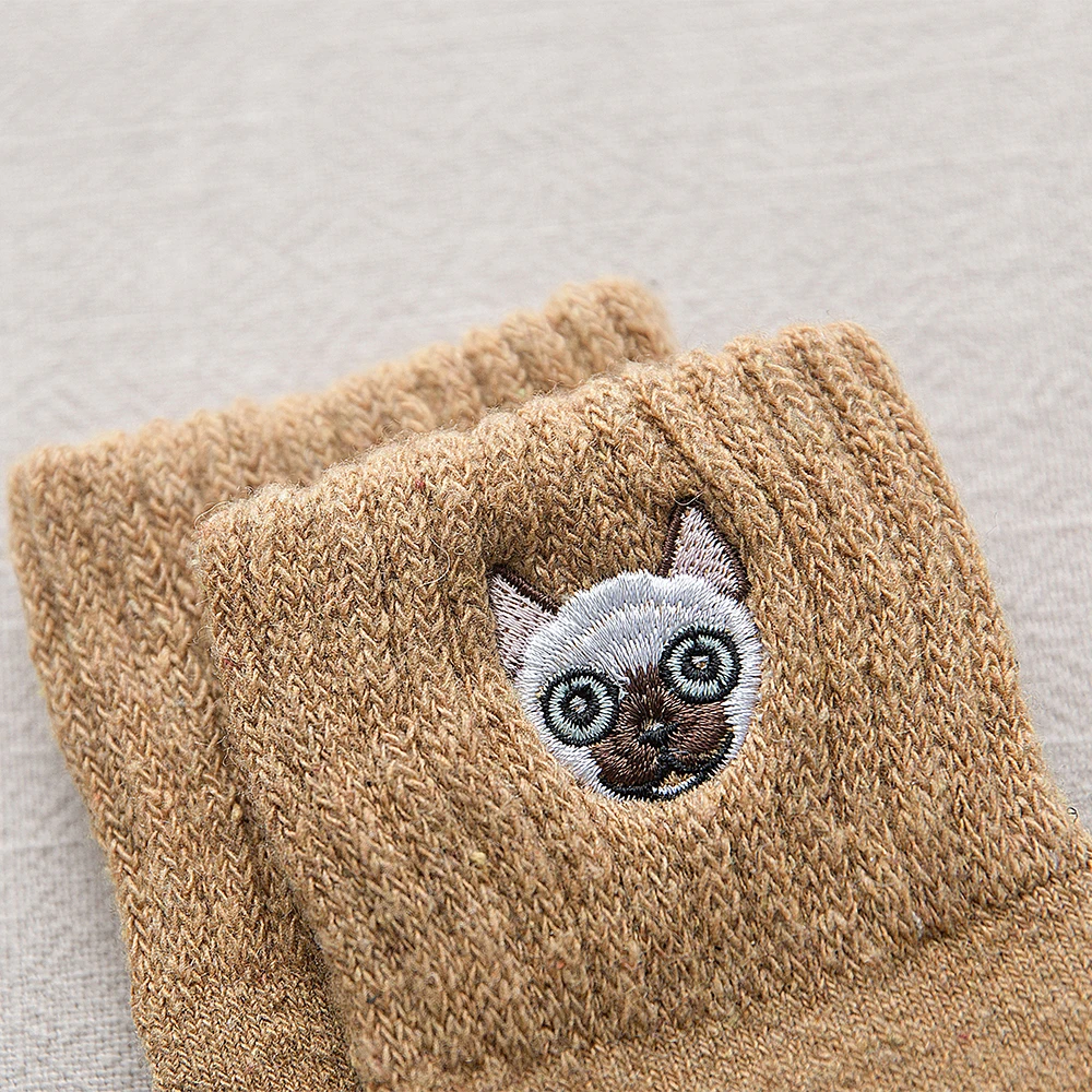 High Quality Sustainable Winter Cute Dog Embroidery Thick Warm Wool Socks for Women