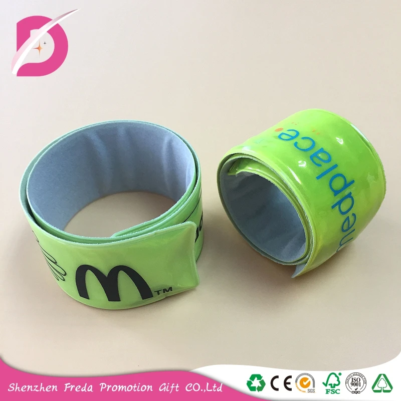 
OEM ODM Fashion promotional slap bracelets/ Snap Wristband Plastic PVC Art Illustration Slap Bracelet 