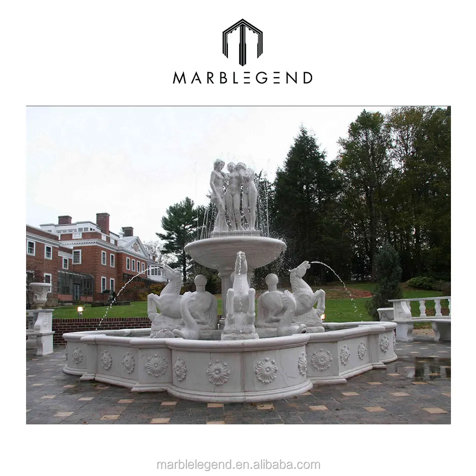 Уличный каменный мраморный фонтан