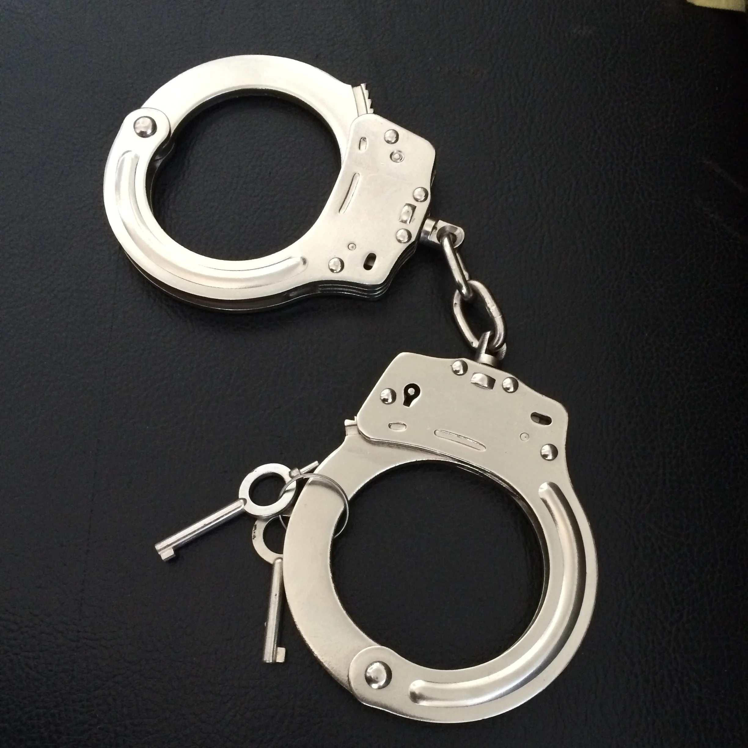 nij standard carbon steel handcuffs with double low teeth