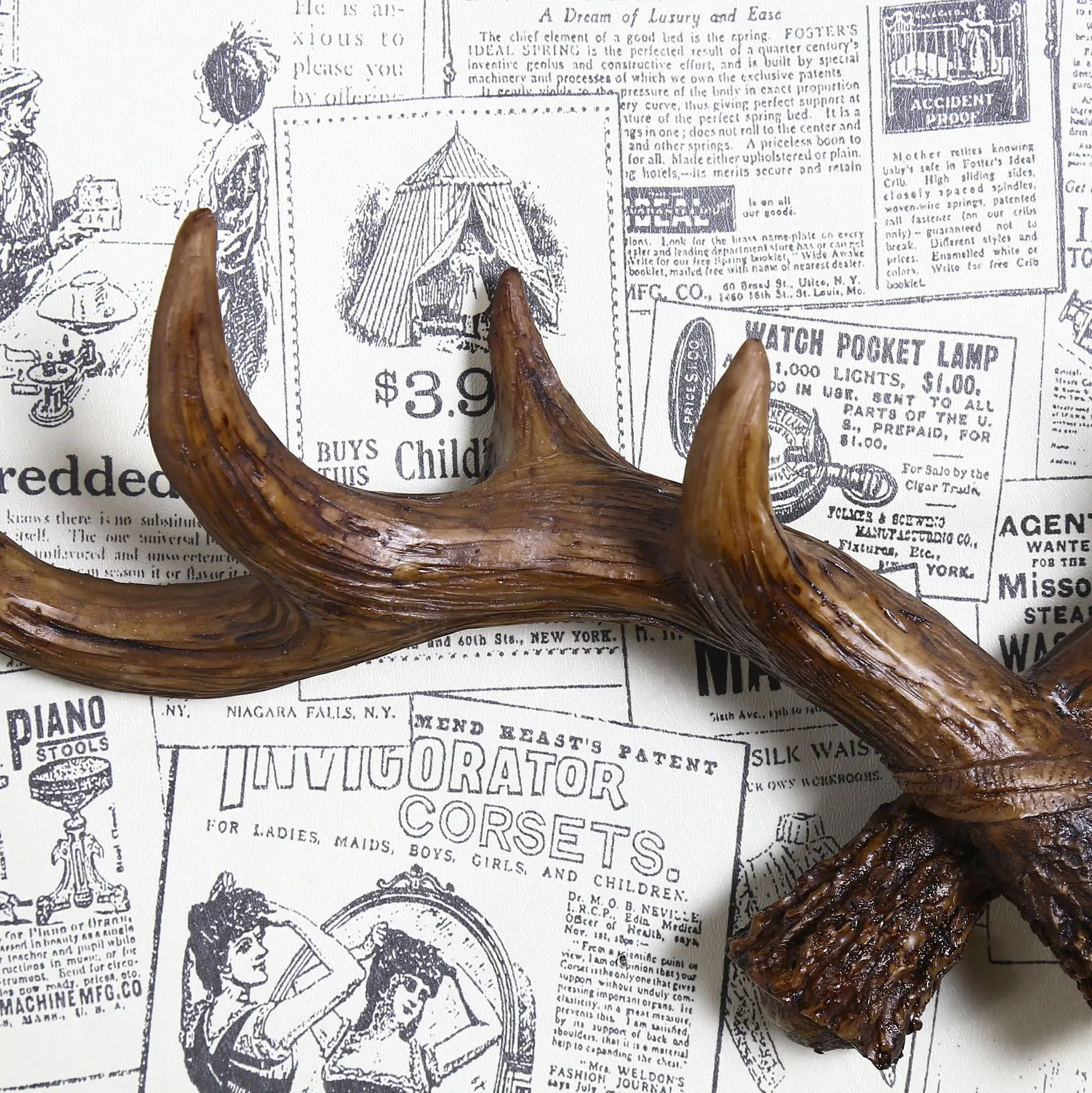 HOT PROMOTIONAL SMALL LONG SIZE WALL MOUNTED HOUSE DECORATIVE RESIN LED LIGHT TREE BRANCH DEER HORN DESIGN HOOK HOLIDAY GIFT