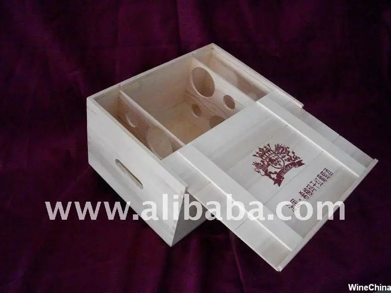Wooden wine box for six bottles