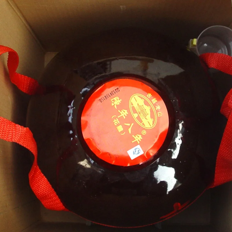  Вино Hua Diao для пожилых 8 лет заполненное в баночке