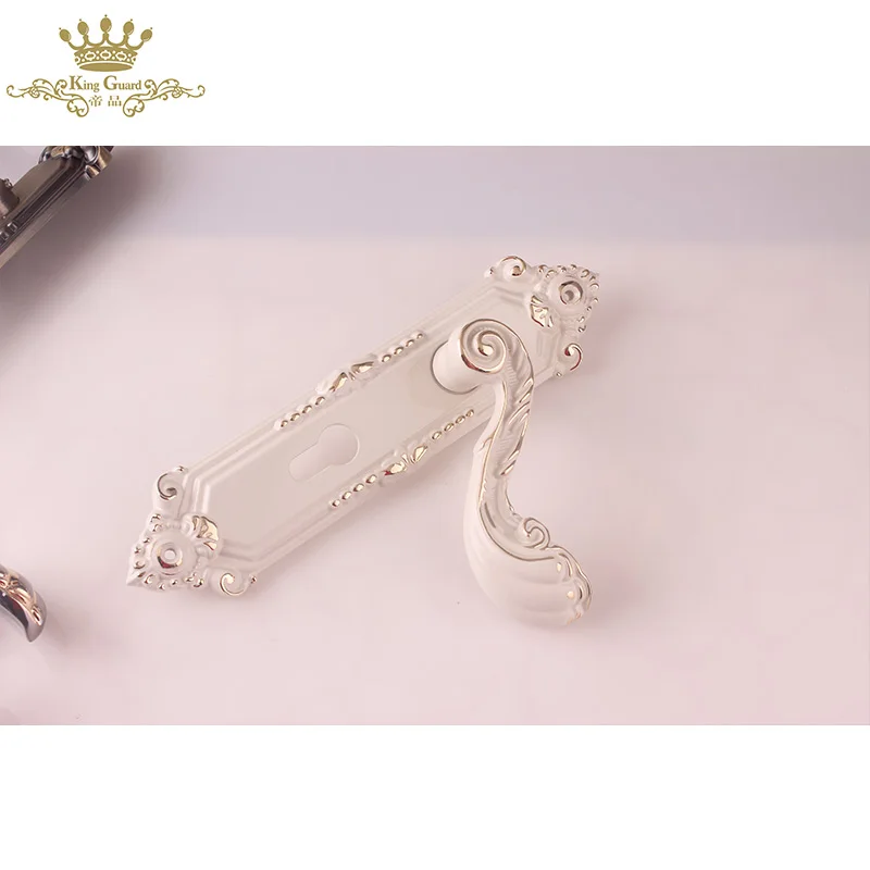 New design luxury fancy door handles zinc alloy household bedroom wooden door handles