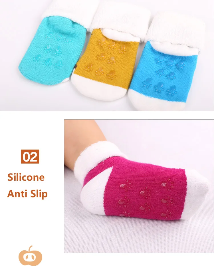 Hot selling  soft touch cartoon fashion socks custom cute pretty baby girls wearing socks knitted cotton warm soft socks