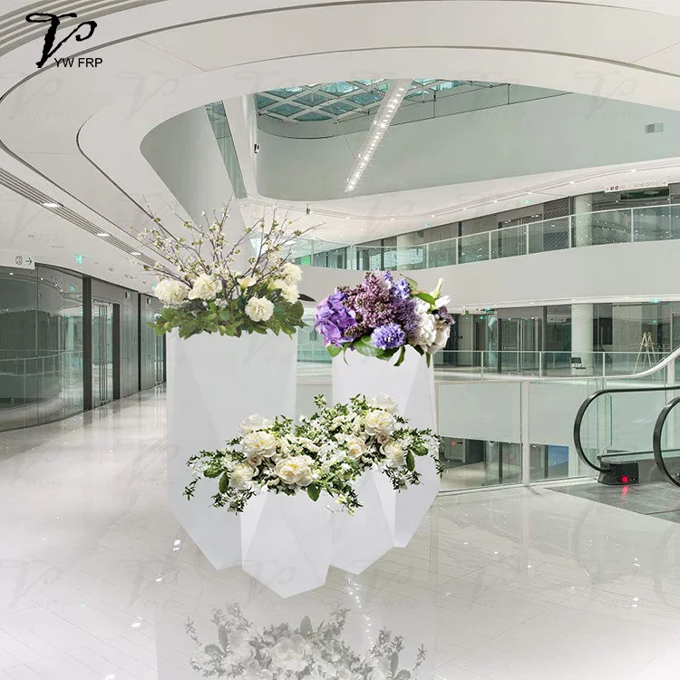 Geometric Origami Art Fiberglass Diamond Large Flower  Planter Pot Combination For Commercial Public or Garden