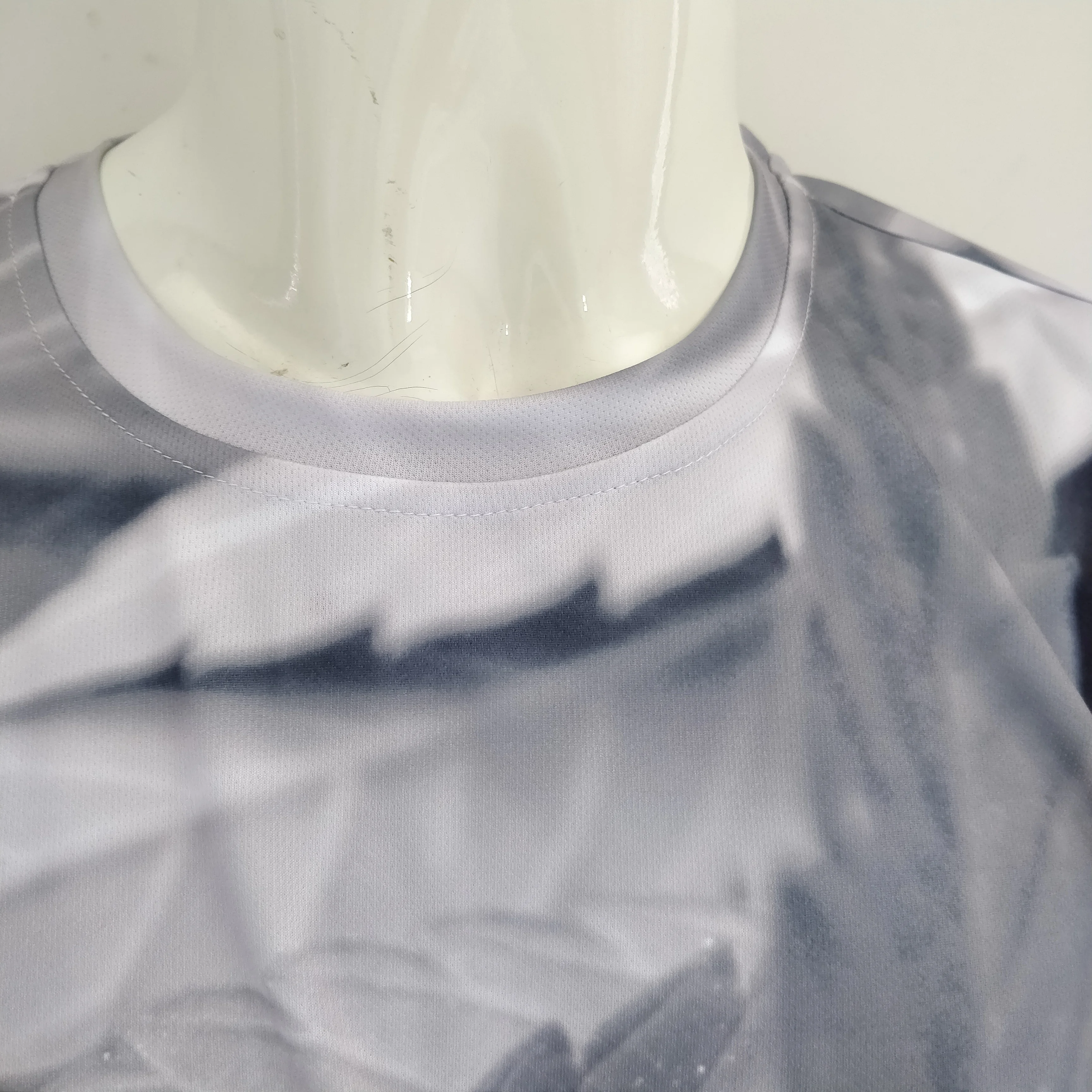 Wholesale Vneck Mesh Dry Fit T Shirts for Marathon Running