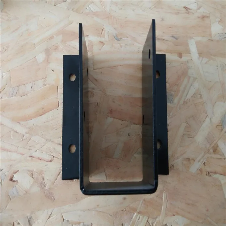 Черная окрашенная перекладина для деревянного соединителя