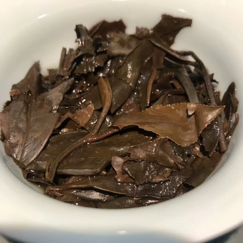 
High Grade,Fuding White Tea Shoumei Cake 