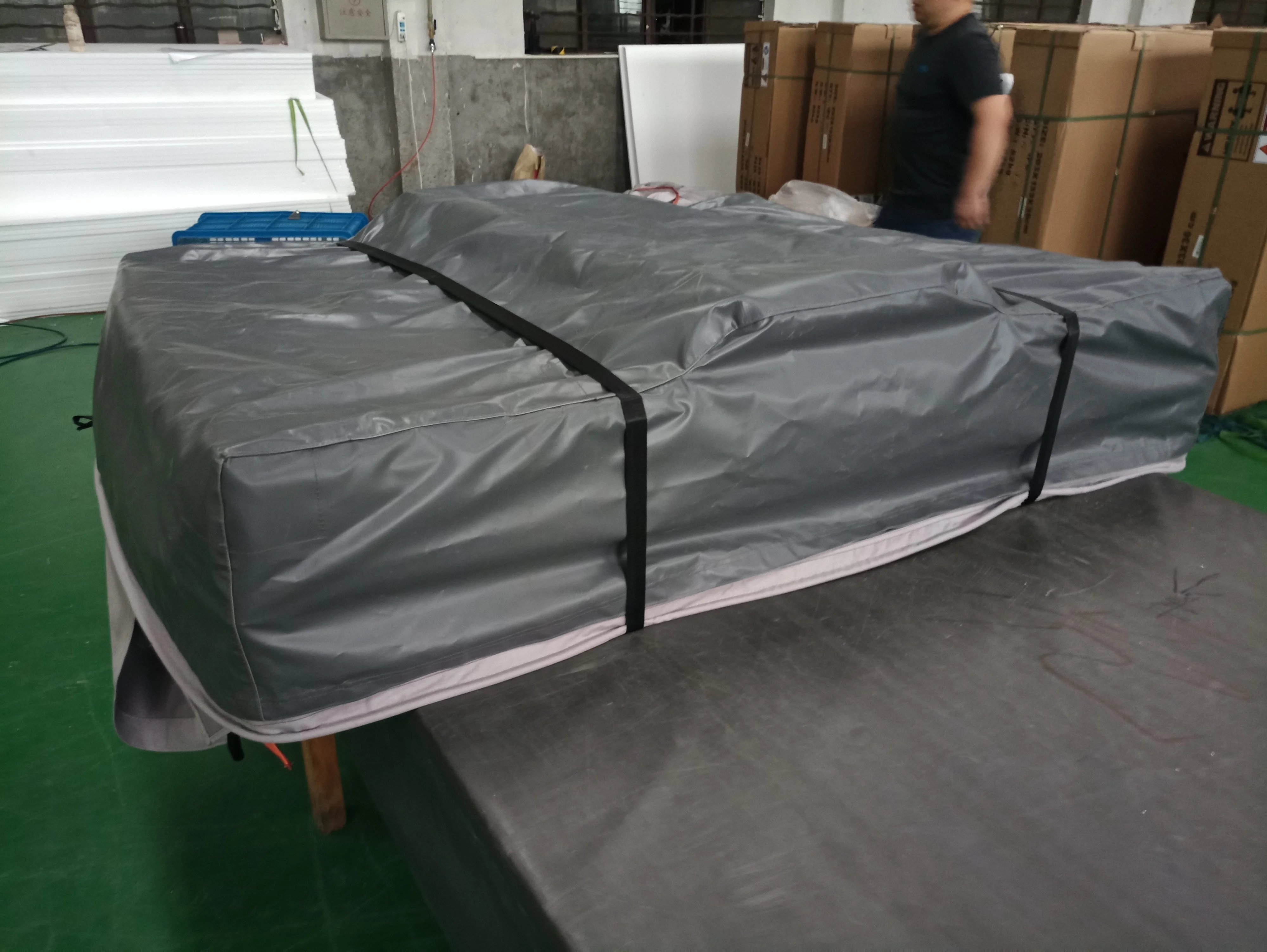 4x4 Off-road Roof top tent for Camping Hiking for different size