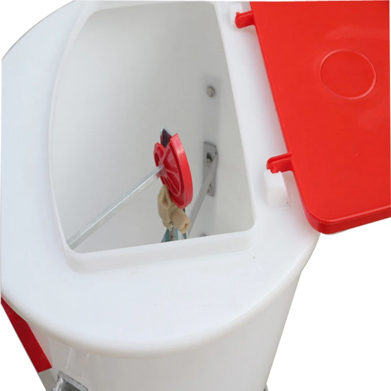 Durable pigs equipment automatic plastic trough dispenser 5L Pig Dry Wet Feeder