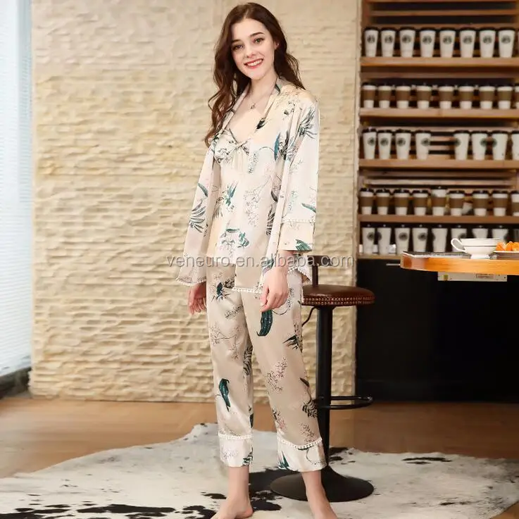 
2019 Fashion Women Silk nightgown Nightie Elegant Pajamas three -piece suit 